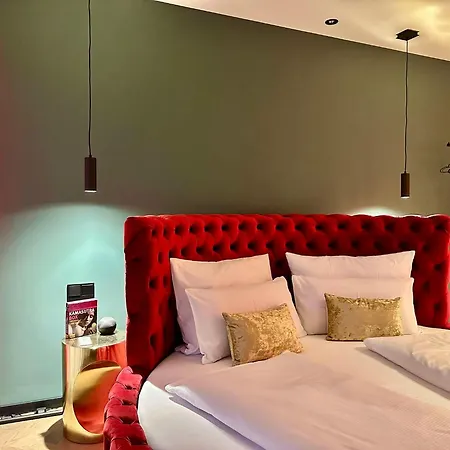 Red Velvet-romantik Mit Balkon - Alpenzeit Im Zentrum Apartment Bad Aussee