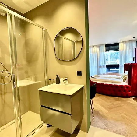 Apartment Red Velvet-romantik Mit Balkon - Alpenzeit Im Zentrum Bad Aussee
