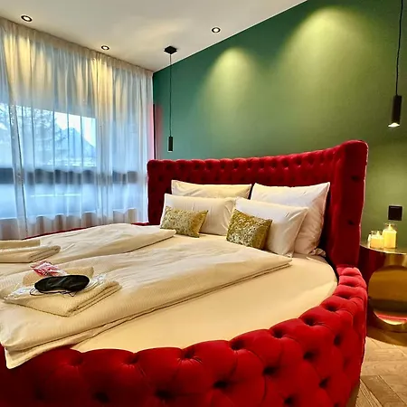 Red Velvet-romantik Mit Balkon - Alpenzeit Im Zentrum * Bad Aussee