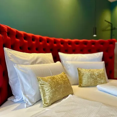 Apartment Red Velvet-romantik Mit Balkon - Alpenzeit Im Zentrum Bad Aussee