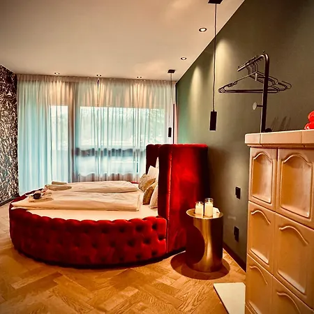 Red Velvet-romantik Mit Balkon & Flussblick - Alpenzeit Im Zentrum Mit Parkplatz Apartamento *