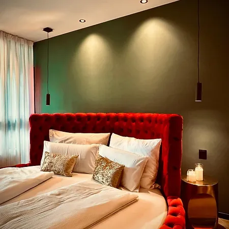 Red Velvet-romantik Mit Balkon & Flussblick - Alpenzeit Im Zentrum Mit Parkplatz * Bad Aussee