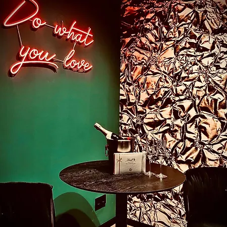 Apartamento Red Velvet-romantik Mit Balkon & Flussblick - Alpenzeit Im Zentrum Mit Parkplatz *