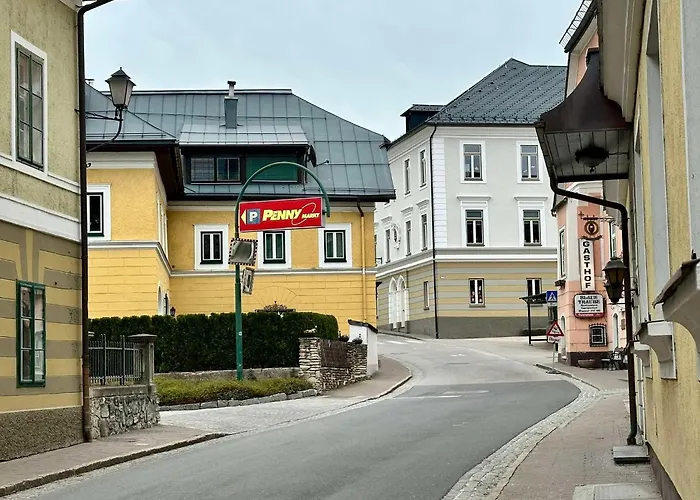 Red Velvet-romantik Mit Balkon & Flussblick - Alpenzeit Im Zentrum Mit Parkplatz Bad Aussee