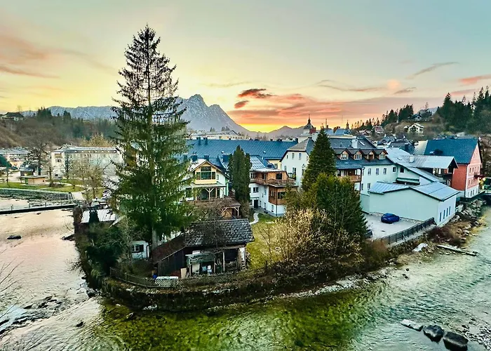 Red Velvet-romantik Mit Balkon & Flussblick - Alpenzeit Im Zentrum Mit Parkplatz