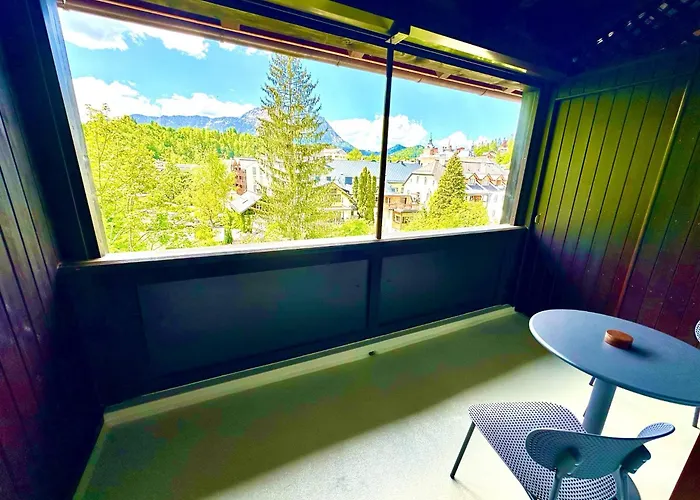 Red Velvet-romantik Mit Balkon & Flussblick - Alpenzeit Im Zentrum Mit Parkplatz Bad Aussee