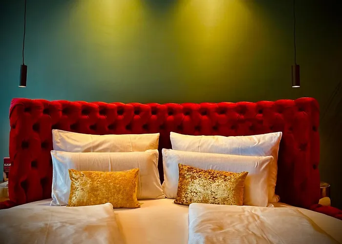 Red Velvet-romantik Mit Balkon & Flussblick - Alpenzeit Im Zentrum Mit Parkplatz