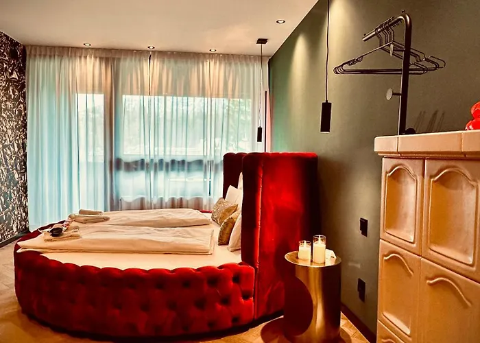 Red Velvet-romantik Mit Balkon & Flussblick - Alpenzeit Im Zentrum Mit Parkplatz Apartman *