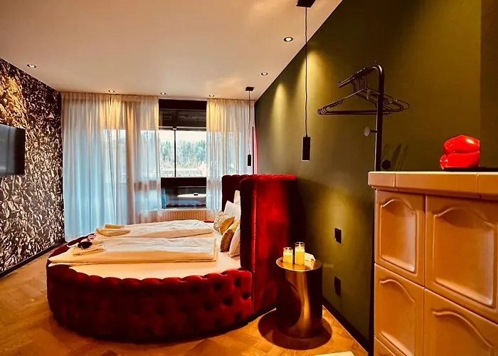 Red Velvet-romantik Mit Balkon & Flussblick - Alpenzeit Im Zentrum Mit Parkplatz