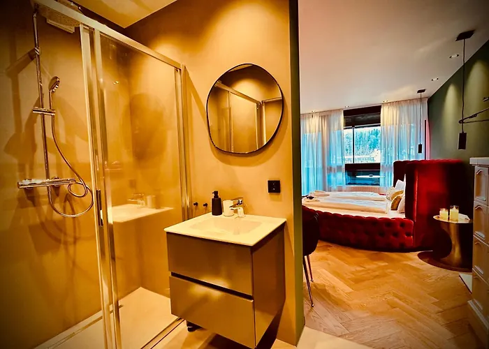 Red Velvet-romantik Mit Balkon & Flussblick - Alpenzeit Im Zentrum Mit Parkplatz *